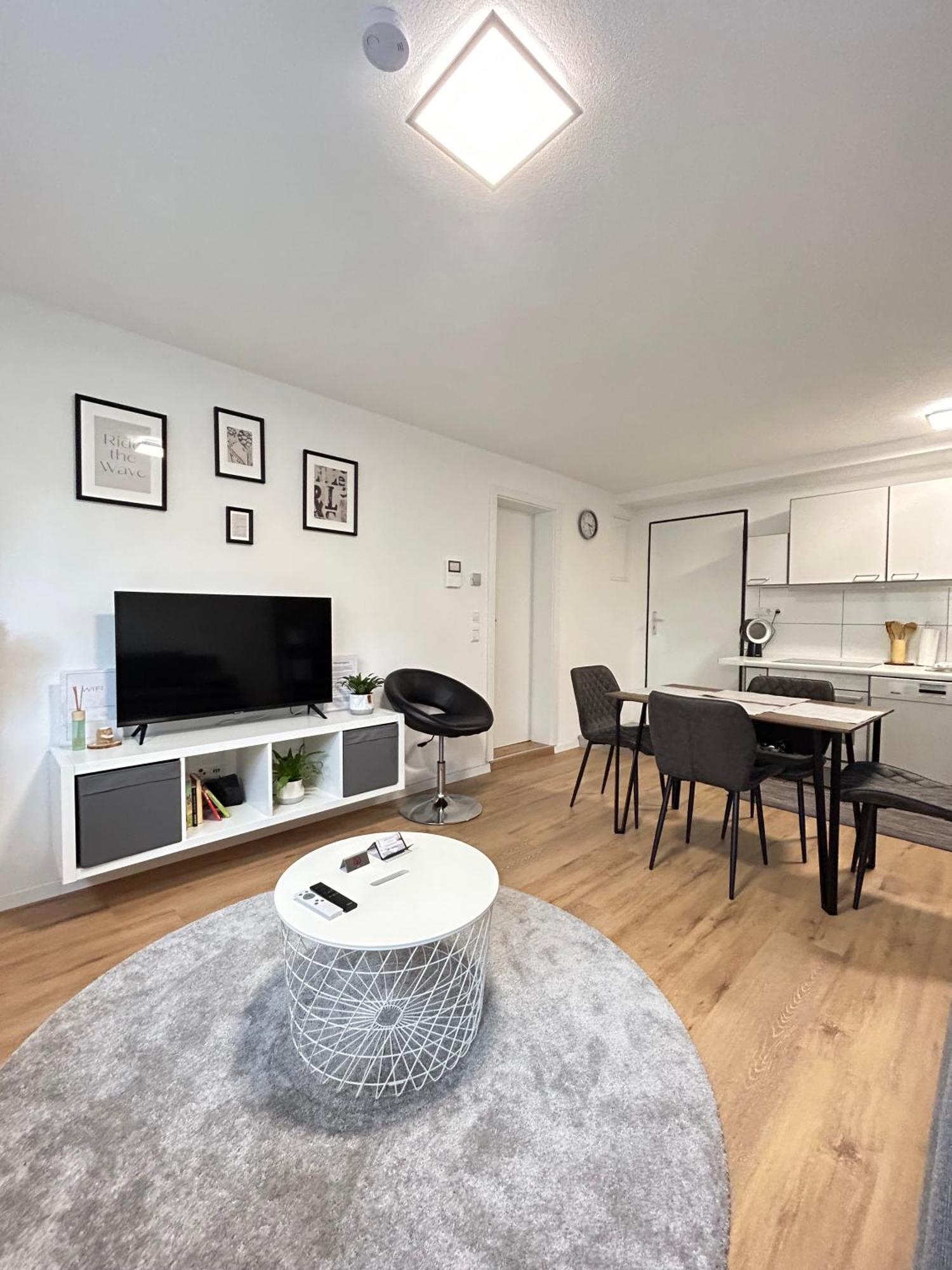 Souterrainwohnung - Remseck Am Neckar ภายนอก รูปภาพ