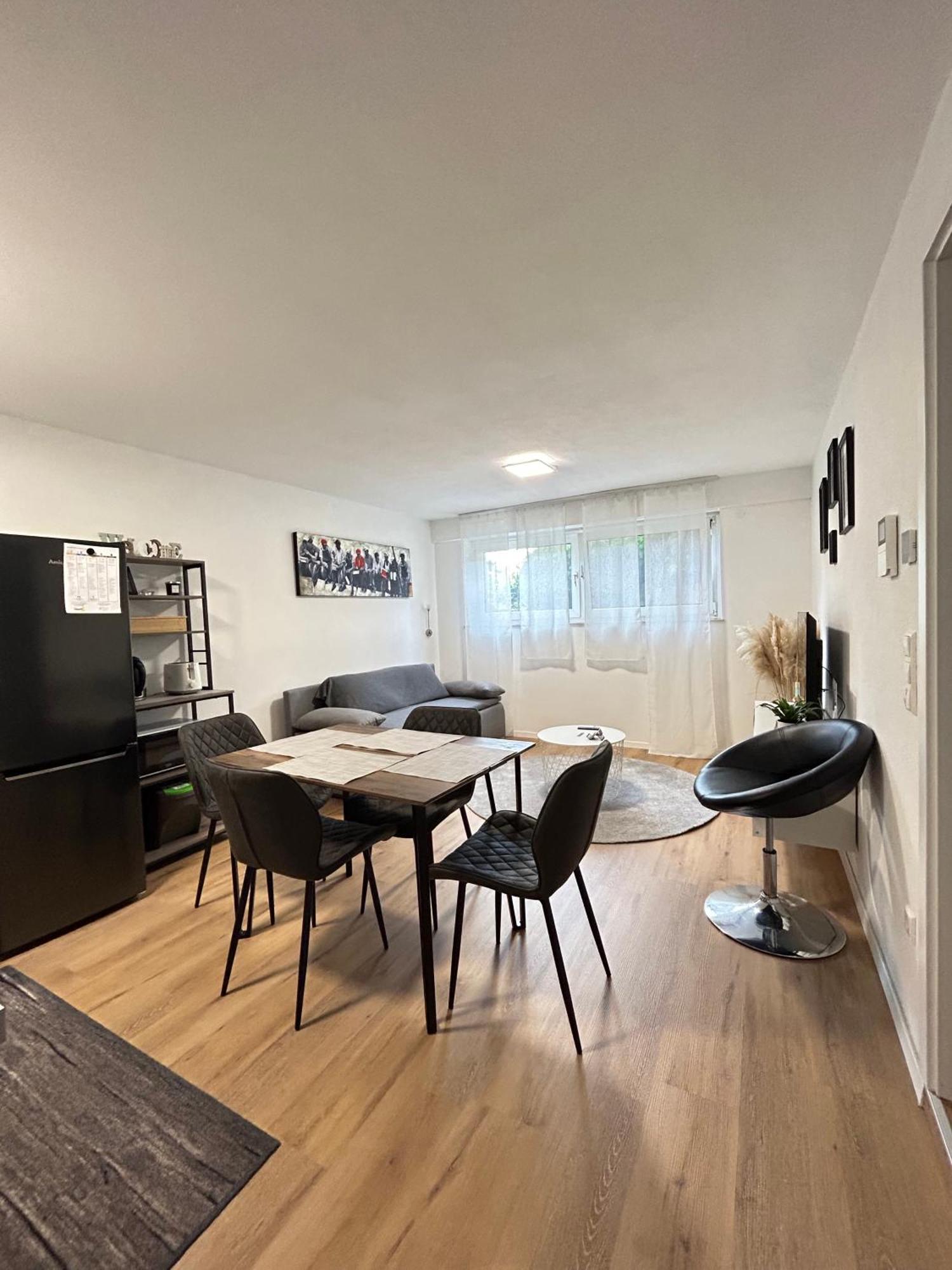 Souterrainwohnung - Remseck Am Neckar ภายนอก รูปภาพ
